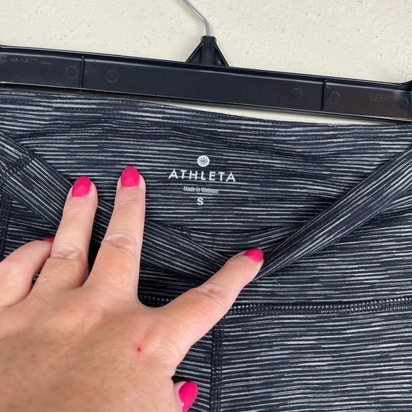 Athleta Energy Power‎ Up Capri Leggings Size Small - Picture 3 of 5